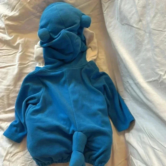 Carter's -  Shark Costume. Size 18 months - Picture 5 of 5